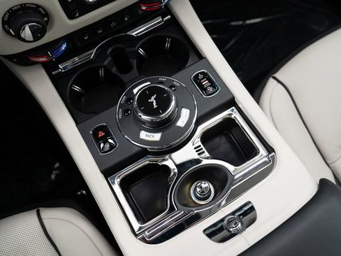 Certified 2019 Rolls-Royce Wraith RWD image 31