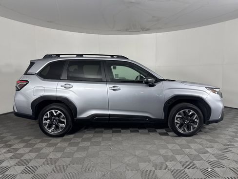 Used 2026 Subaru Forester Premium image 3