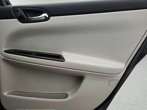 Used 2015 Chevrolet Impala LT w/ LT Sunroof Package FWD image 26