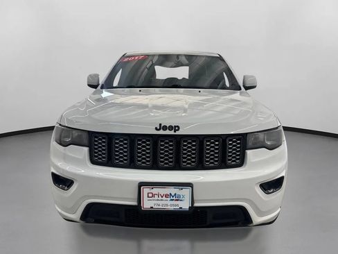 Used 2017 Jeep Grand Cherokee Altitude AWD/4WD image 2