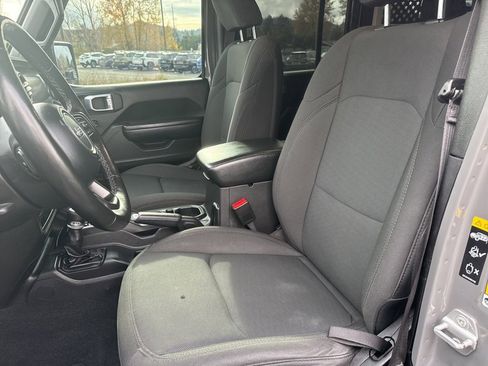 Used 2022 Jeep Wrangler Unlimited Sport image 16