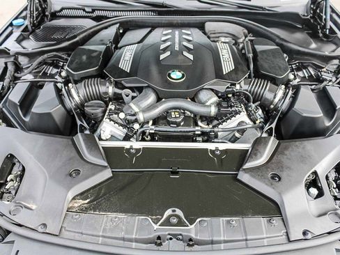 Used 2023 BMW M550i xDrive AWD/4WD image 26