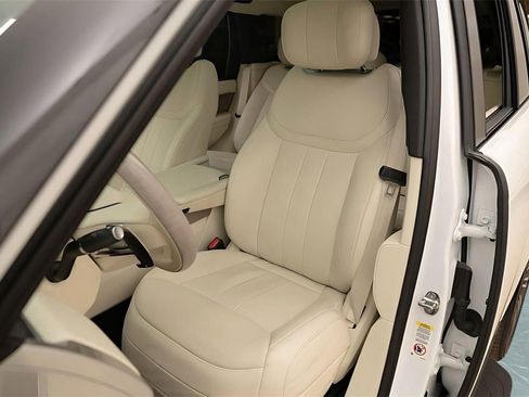 Used 2025 Land Rover Range Rover Autobiography image 25