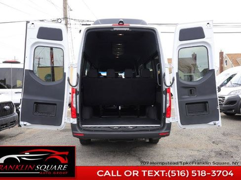 Used 2025 Mercedes-Benz Sprinter 2500 image 9
