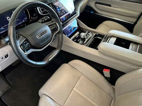 Used 2022 Jeep Grand Wagoneer Series II w/ Convenience Group III image 7