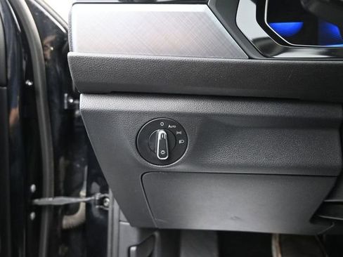 Used 2022 Volkswagen Jetta SE image 38