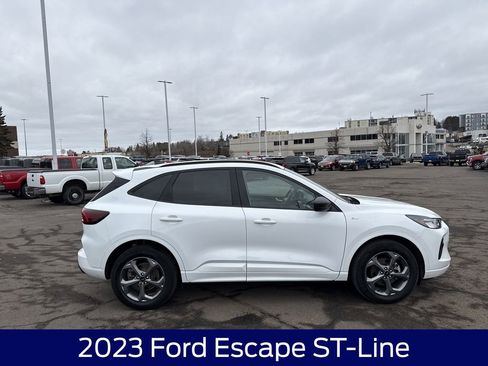 Used 2023 Ford Escape ST-Line image 6