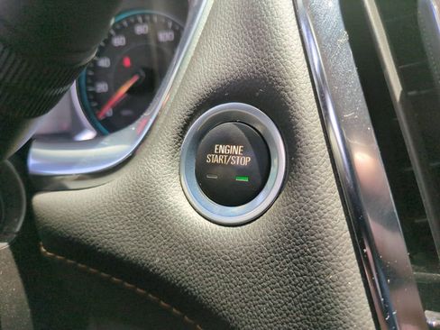 Used 2021 Chevrolet Traverse LT w/ LT Premium Package FWD image 26