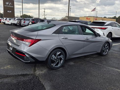 New 2026 Hyundai Elantra Limited FWD image 13