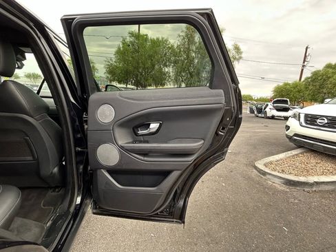 Used 2018 Land Rover Range Rover Evoque SE image 14