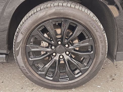 Used 2021 GMC Yukon Denali w/ Denali Ultimate Package image 8