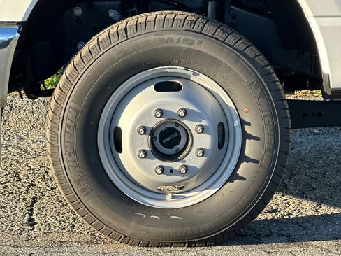 Used 2024 Ford F350 XLT AWD/4WD image 21