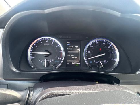 Used 2019 Toyota Highlander XLE FWD image 21