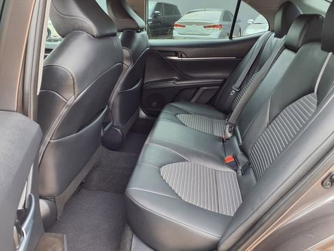 Used 2023 Toyota Camry SE FWD image 11