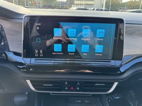 Used 2024 Volkswagen Atlas SE image 15