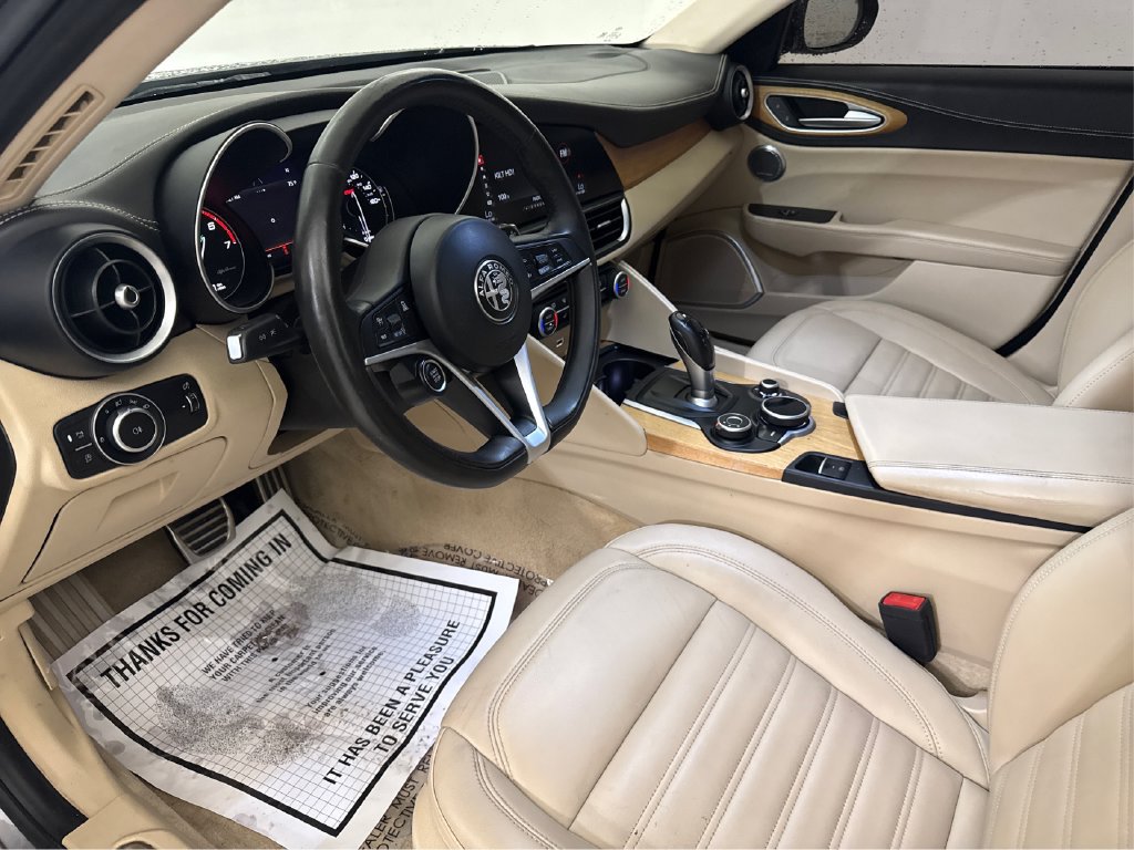 Used 2019 Alfa Romeo Giulia Ti w/ Quick Order Package 22Z Lusso RWD image 27