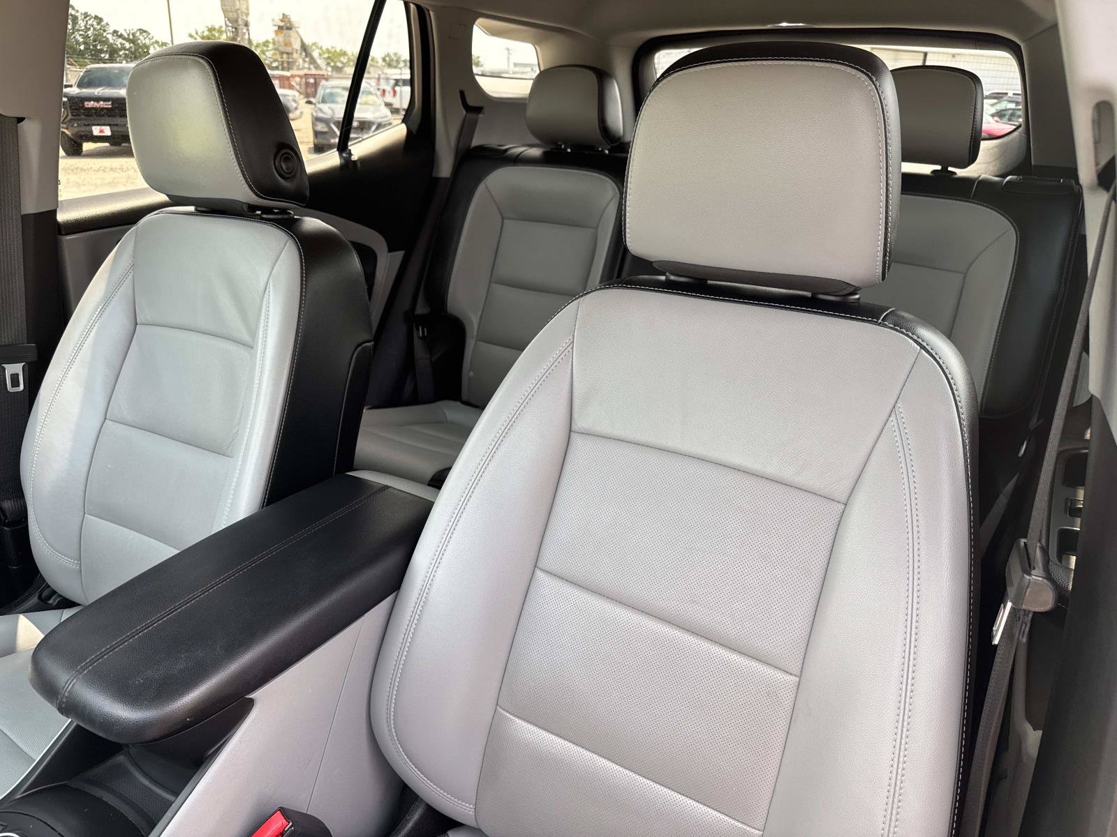 Used 2022 GMC Terrain SLT AWD/4WD image 23