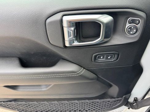 Used 2021 Jeep Wrangler Unlimited Sahara image 20