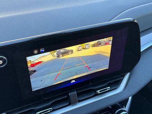 Used 2025 Chevrolet Equinox LT image 17