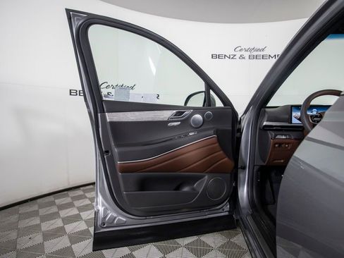 Used 2025 Genesis GV80 3.5T Prestige image 23