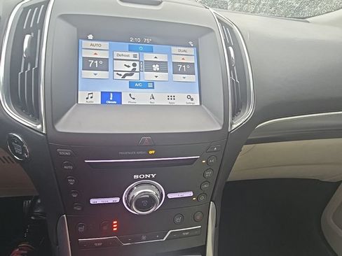 Used 2018 Ford Edge Titanium w/ Equipment Group 301A FWD image 14