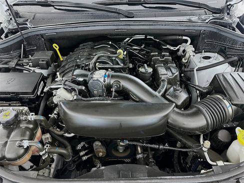 Used 2023 Dodge Durango GT image 34