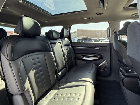 Used 2024 Kia EV9 Wind image 39