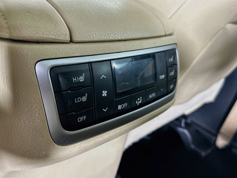 Used 2017 Toyota Highlander Limited Platinum AWD/4WD image 29