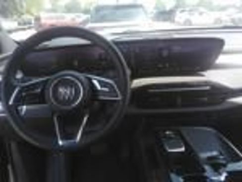 Used 2025 Buick Enclave Preferred FWD image 17