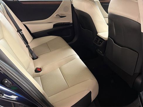 Certified 2025 Lexus ES 350 w/ Premium Package image 13