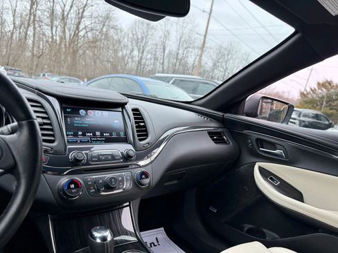 Used 2018 Chevrolet Impala Premier w/ Premier Confidence Package image 12