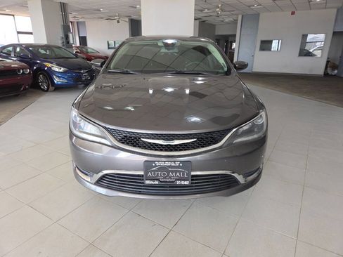 Used 2015 Chrysler 200 Limited w/ Convenience Group FWD image 2