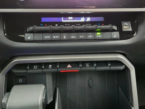 Certified 2025 Toyota Sequoia SR5 AWD/4WD image 38