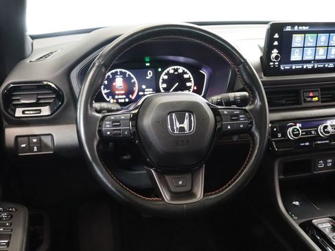 Used 2023 Honda Pilot TrailSport image 14