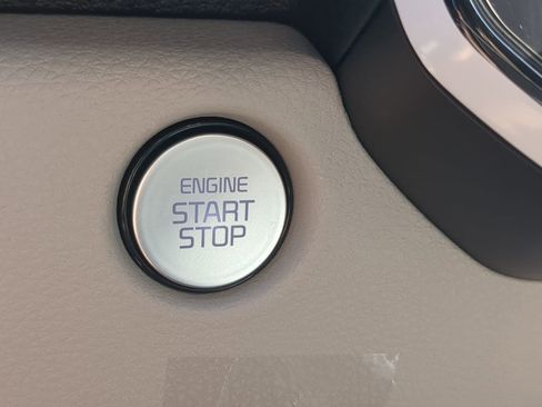 New 2026 Kia Carnival EX image 24