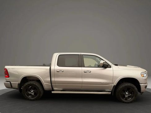 Used 2019 RAM 1500 Laramie w/ Sport Appearance Package AWD/4WD image 4