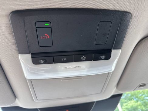 Used 2025 Nissan Pathfinder SV FWD image 26