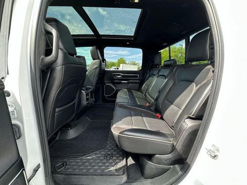Used 2019 RAM 1500 Laramie AWD/4WD image 7