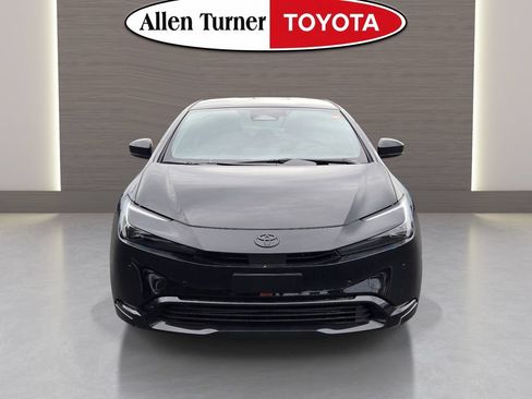 New 2026 Toyota Prius FWD image 3