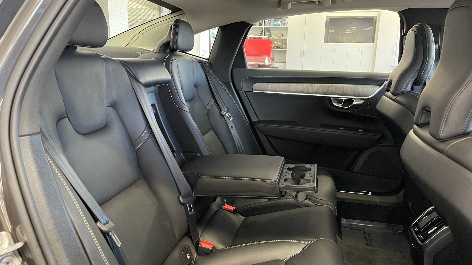 Used 2023 Volvo S90 B6 Ultimate w/ Protection Package Premier AWD/4WD image 47