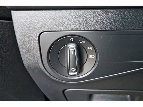 Used 2024 Volkswagen Tiguan SE R-Line image 17