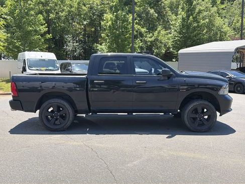 Used 2017 RAM 1500 Express w/ Black Ram 1500 Express Group AWD/4WD image 5