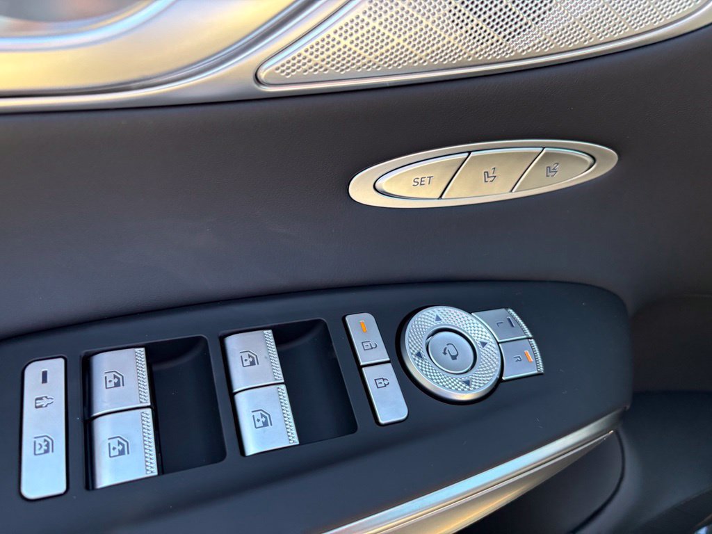 New 2027 Genesis GV70 2.5T Select AWD/4WD image 15