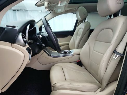 Used 2019 Mercedes-Benz GLC 350e 4MATIC image 11