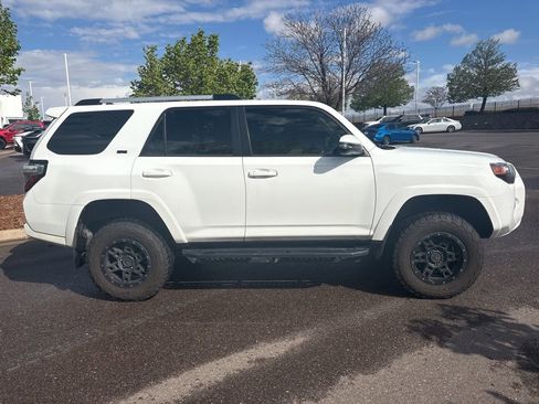 Used 2022 Toyota 4Runner SR5 Premium w/ Moonroof Package AWD/4WD image 6