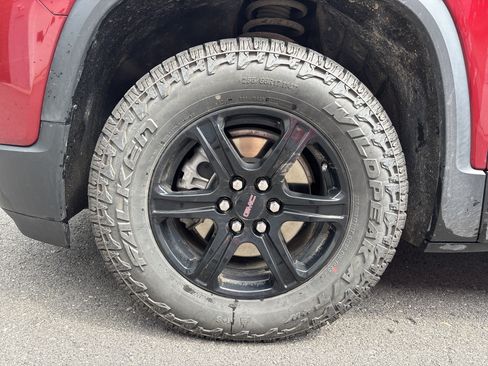 Used 2022 GMC Acadia AT4 w/ Technology Package AWD/4WD image 10