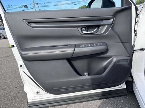 Used 2025 Honda CR-V Sport image 8