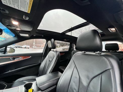 Used 2017 Lincoln MKX Reserve w/ Driver Assistance Package image 21