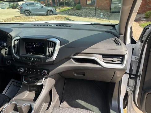 Used 2023 GMC Terrain SLE AWD/4WD image 30