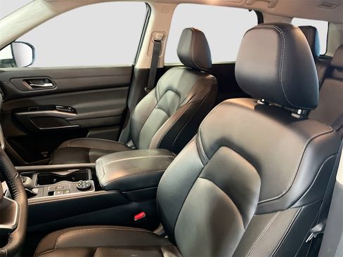 Used 2023 Nissan Pathfinder SL image 22